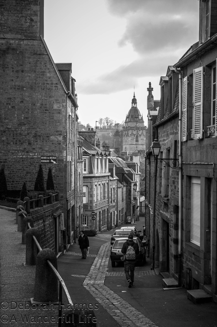 QuietStreetInFrenchTownAtDusk3-750